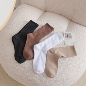 Pure -colored socks Mid -Men's Socks Spring and Autumn Packing Socks Summer Autumn Leisure Sports Socks