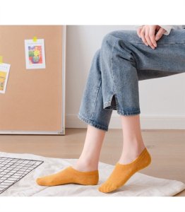 Running volume spring and summer new shallow mouth Japanese striped silicone non -slip invisible ship socks